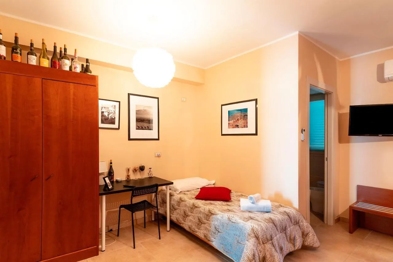 B&B Ruota Di Carretto Nicolosi 0*,  Italy